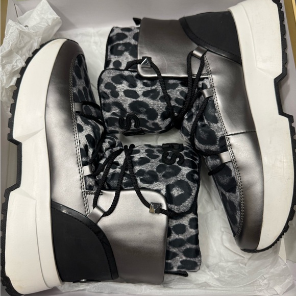 Michael Kors Cassia Black and Gray Cheetah Print Ankle Booties Size 9.5 - Picture 5 of 16